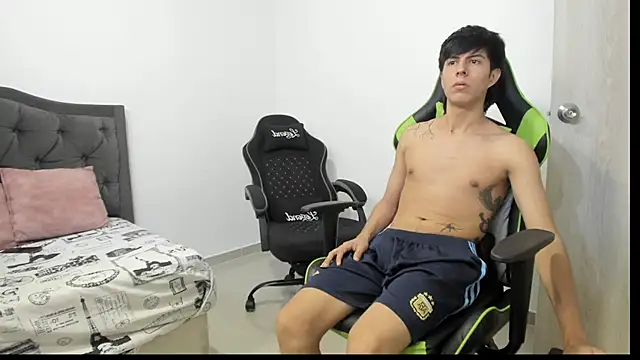 Chat XXX ao vivo de Estiv18_