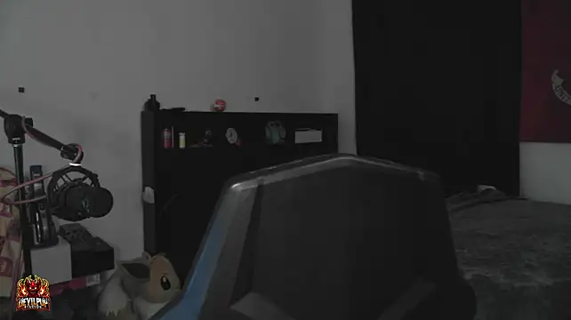 DevilPup75_ Chat XXX in diretta