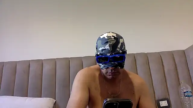 CaiBull Live XXX-Chat