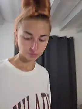 kylie_blck Adlı Modelin Canlı XXX Sohbeti