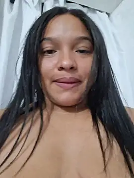 AnnaMil3J 라이브 XXX 채팅