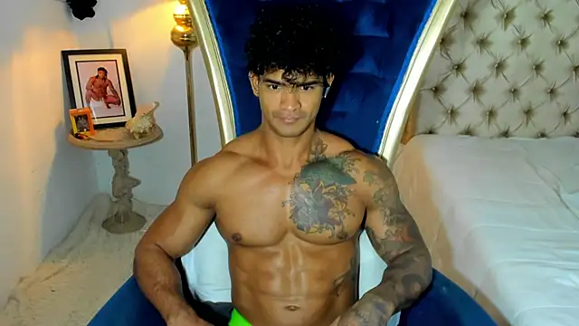 צ'אט XXX בשידור חי של antonio__444