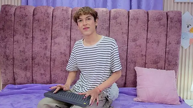 Živý XXX chat SthepanodiMonaco