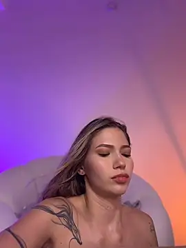 Онлайн чат XXX Miiel1_