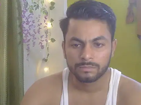 Stubborndesiboy Adlı Modelin Canlı XXX Sohbeti