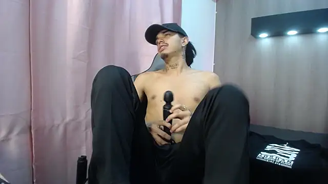 Chat +18 de Tayson_Hot ao vivo