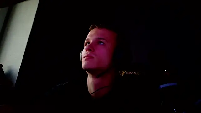 dennisdillon élő XXX-chatje