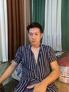 Chat XXX Live xshyboyx