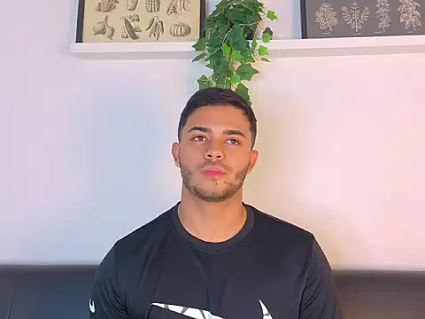 Chat XXX en directo de TylerWest_