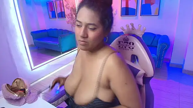 Isabella_rows Obrolan Langsung XXX
