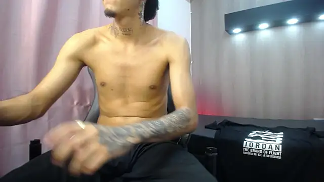 Tayson_Hot – Naživo XXX chat