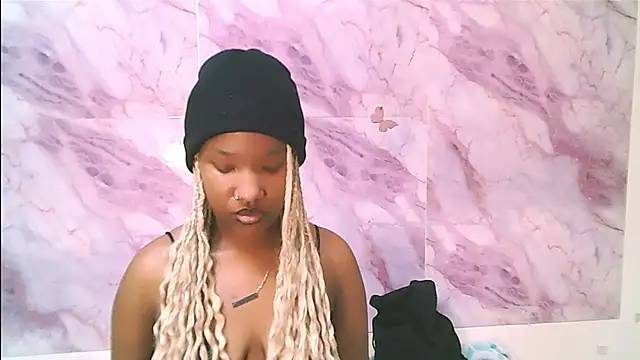 Chat +18 de EroticSexyPrada ao vivo
