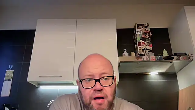 theitalianbear Chat XXX live