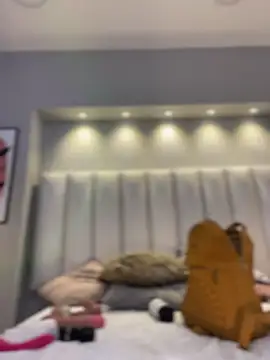 XXX chat uživo modela MiahWindsor