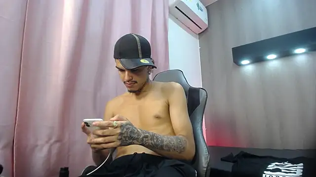 Chat XXX en directo de Tayson_Hot