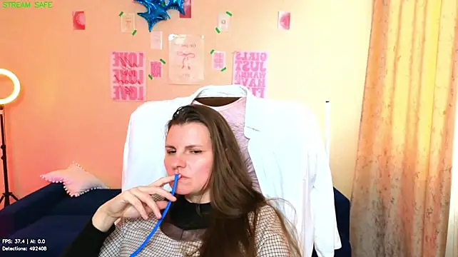 Chat XXX en directo de Mirabelle_Velvet