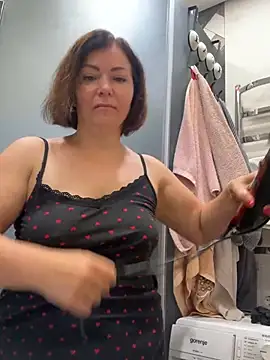 Show modela Lana1910 na web-kameri