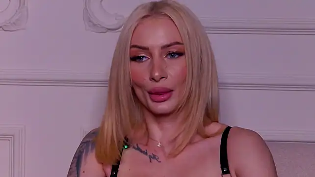 AngieShae Adlı Modelin Canlı XXX Sohbeti