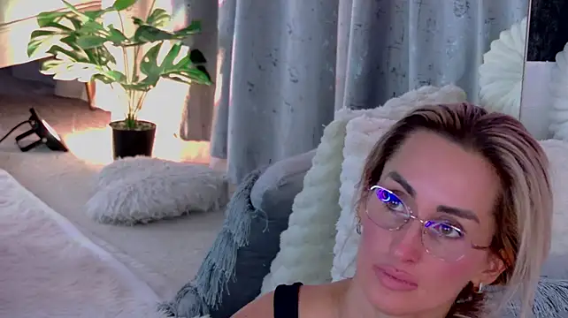 IsabelleEthan লাইভ XXX চ্যাট