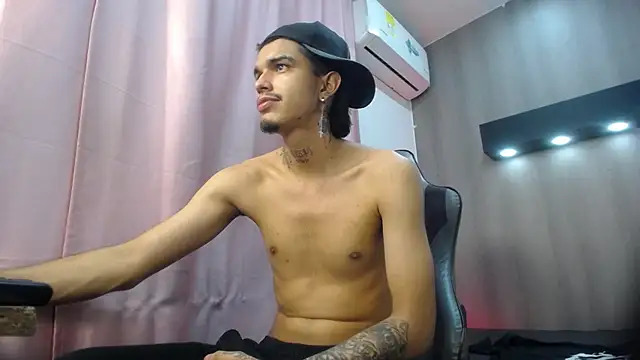 แชท XXX สดของ Tayson_Hot