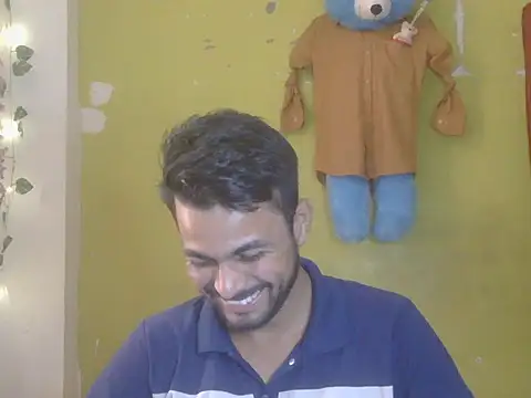 Stubborndesiboy Adlı Modelin Canlı XXX Sohbeti