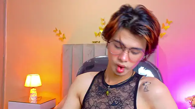 Derek_Sinn Live XXX-Chat