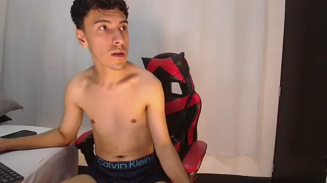 MaxLeonsn Live XXX chat
