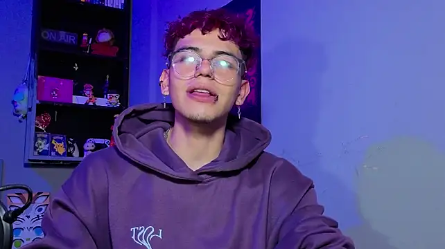 XXX chat uživo modela MikeyKuro