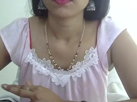 Chat +18 de Laila_Cute ao vivo