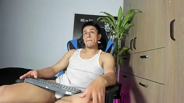 XXX chat uživo modela monroe__