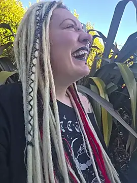 PinkTheHawk live XXX chat