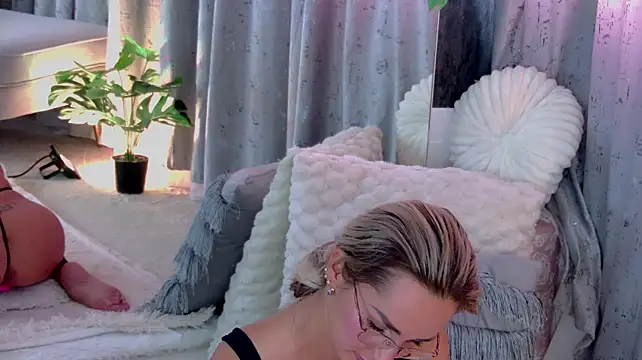 Chat XXX en directo de IsabelleEthan