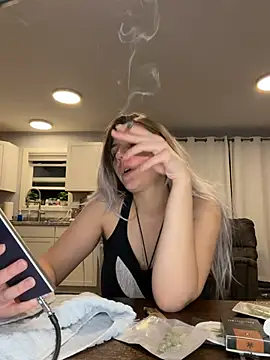 ScarletsWeb live XXX chat