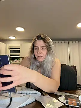 ScarletsWeb: онлайн-секс-чат
