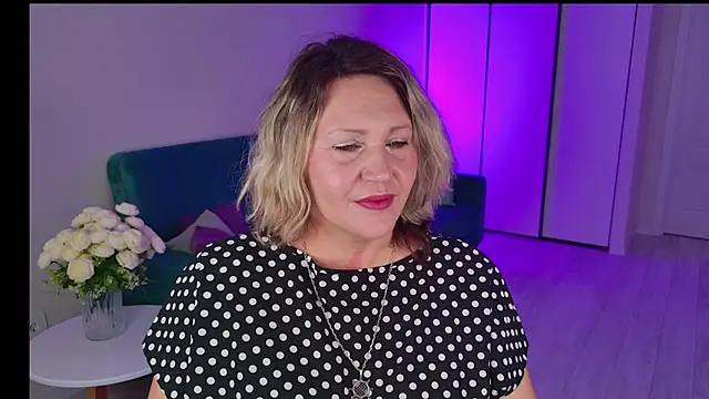 Chat +18 de Nina_Weiss ao vivo