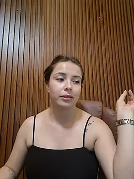 Emmasweet_Val's Live XXX Chat
