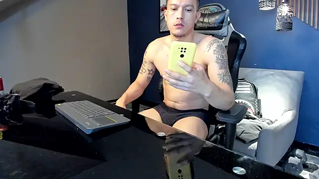 MaicolWatson live XXX chat