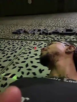 แชท XXX สดของ dantedesirexx