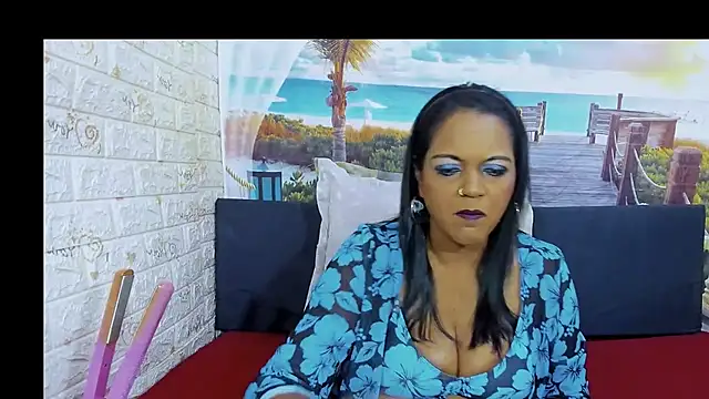 Chat +18 de indianswtbella ao vivo