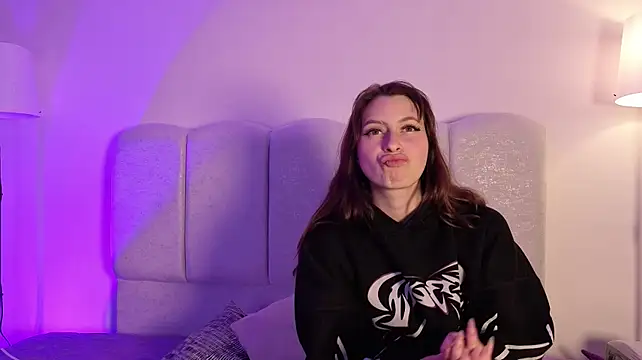 Katt_Moonn Adlı Modelin Canlı XXX Sohbeti