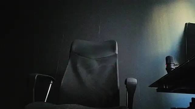 FelixStarkk XXX чат на живо