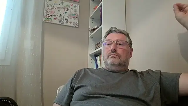 XXX chat uživo modela doudou310
