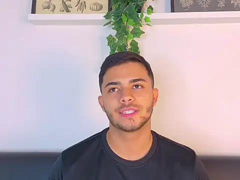 Živý XXX chat TylerWest_