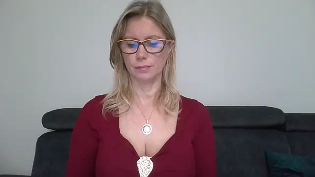 DoreenSexy Adlı Modelin Canlı XXX Sohbeti