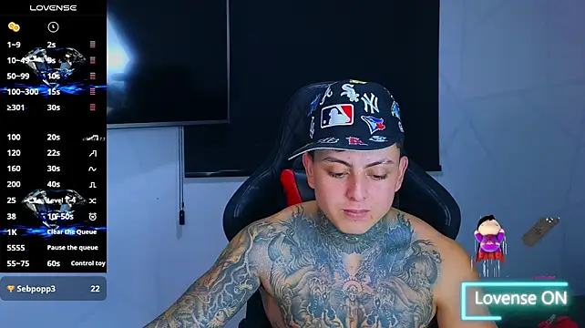 XXX chat uživo modela KevinSanchez420