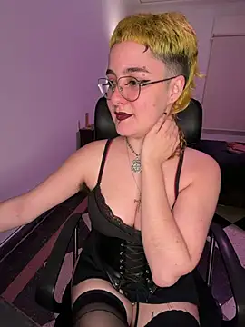 Chat +18 de infernaldeity ao vivo