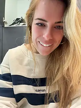 oliviafranciis 即時 XXX 聊天