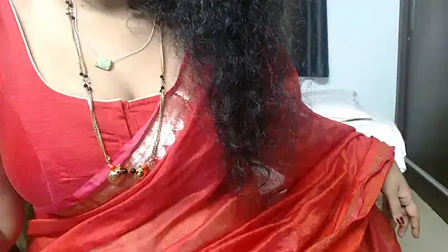 sunitha-3's Live XXX Chat