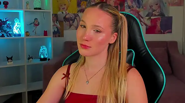 ElaraVoltage Live XXX Chat