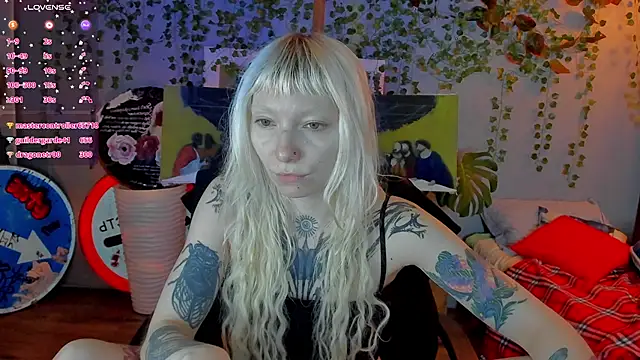 צ'אט XXX בשידור חי של tattoo_art_baby